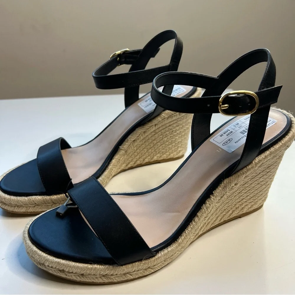 Stuart Weitzman new without