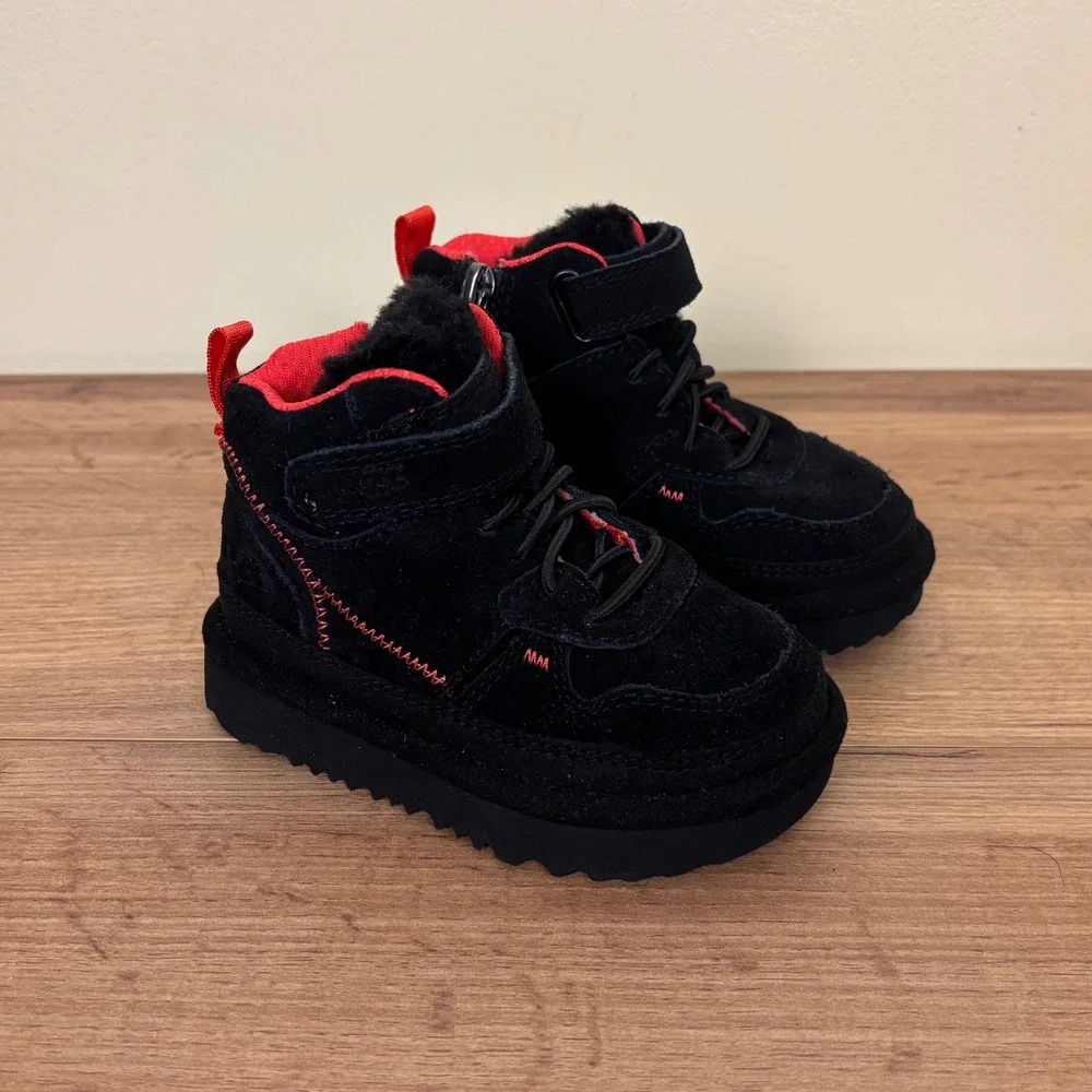 UGG Highland Hi Heritage Sneakers Black/Red Kids Size 6 Suede Elastic‎ Laces