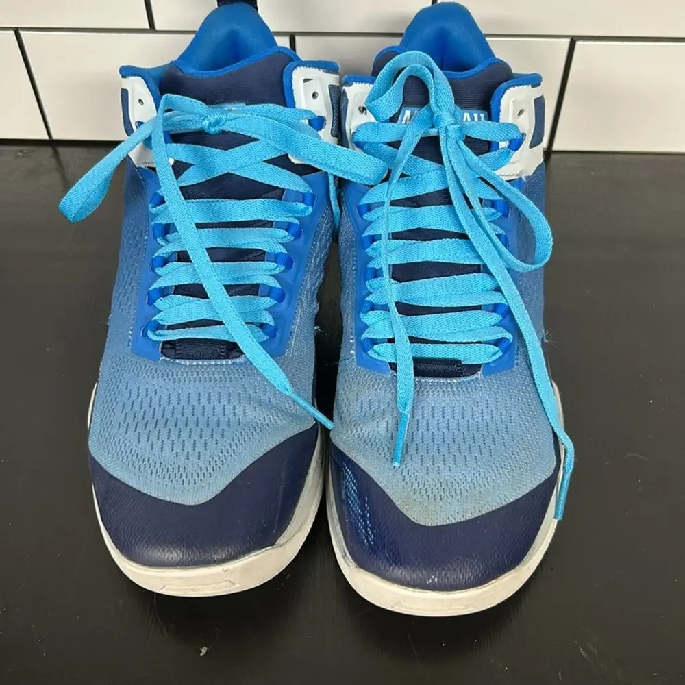 Moolah kicks women