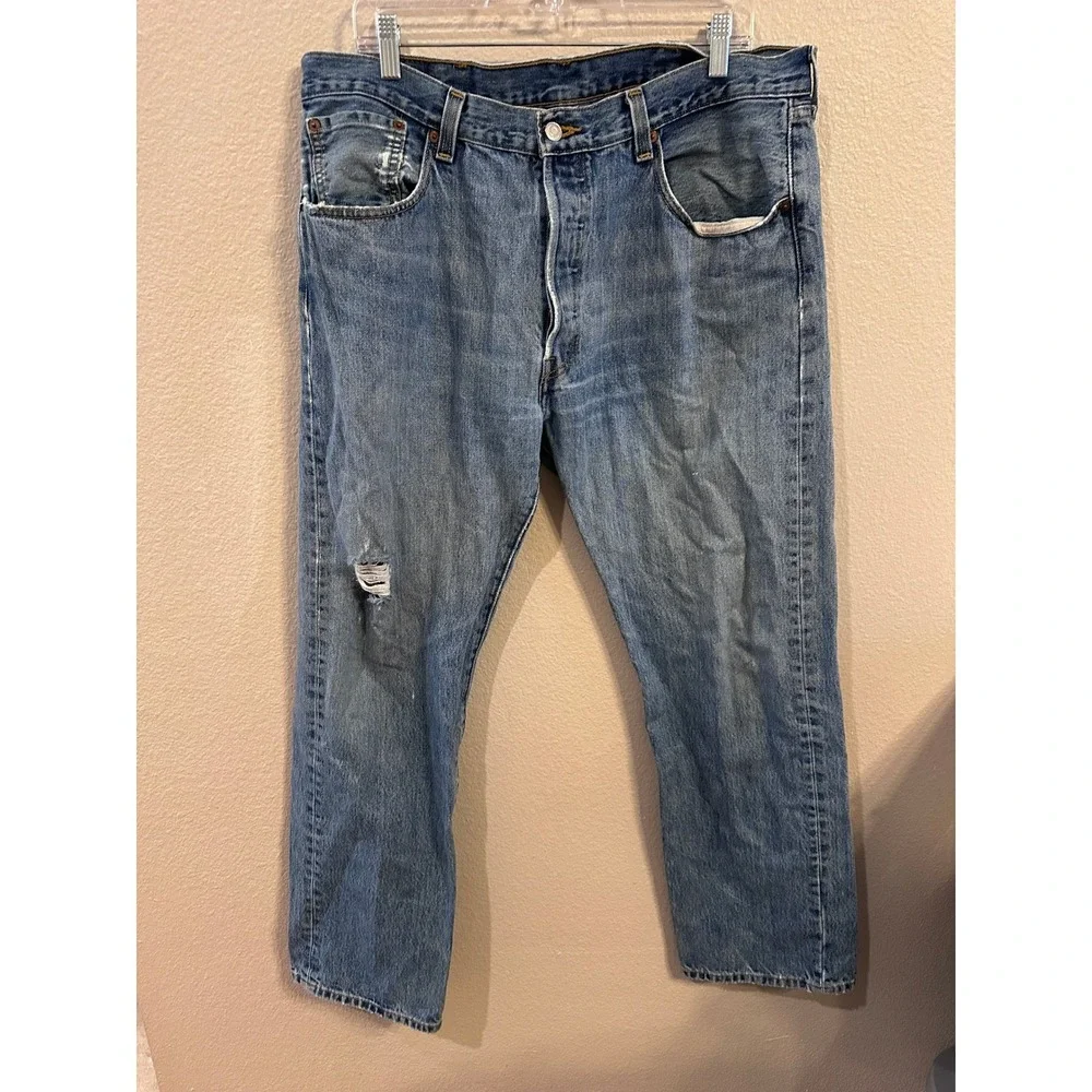 Levi's 501 Jeans Mens W38 L32 Button Fly Distressed‎ Denim Blue