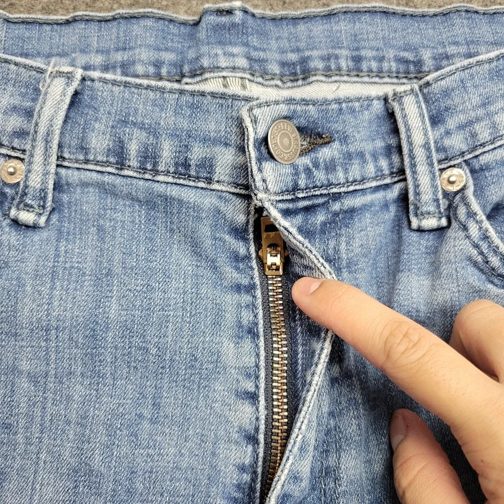 Levis note material