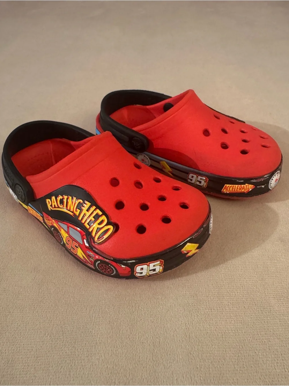 CROCS lightening mcqueen