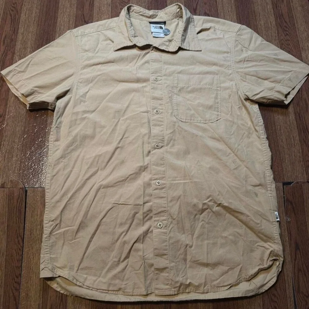 The‎ North Face Beige Tan Button Up Polo Shirt Medium