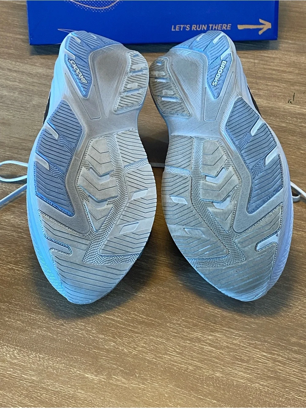 Brooks box included