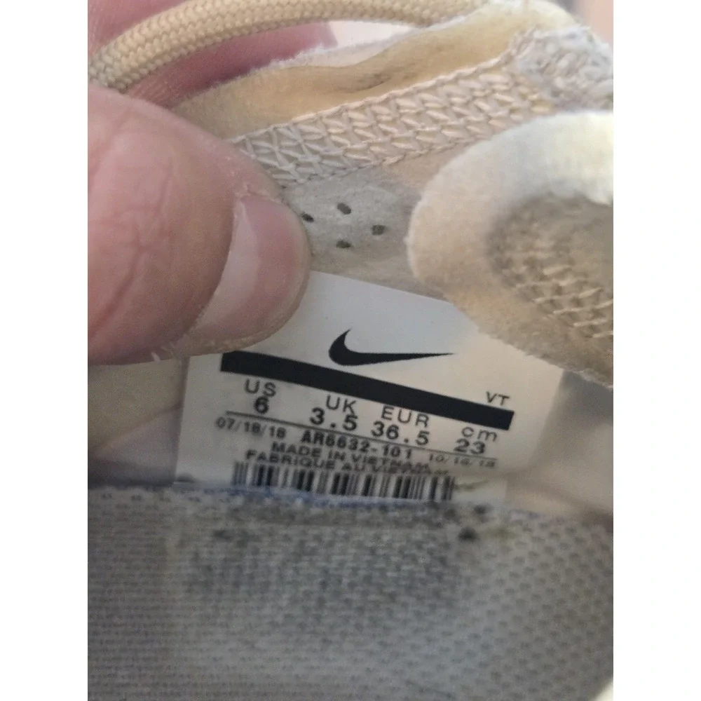 Nike colorway cushioning