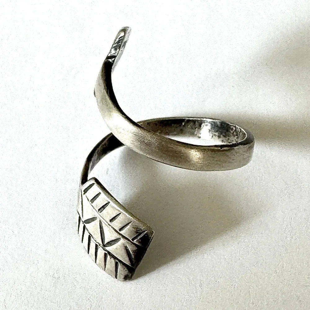 Native American Navajo Indian Turquoise Jewelry bypass rings
