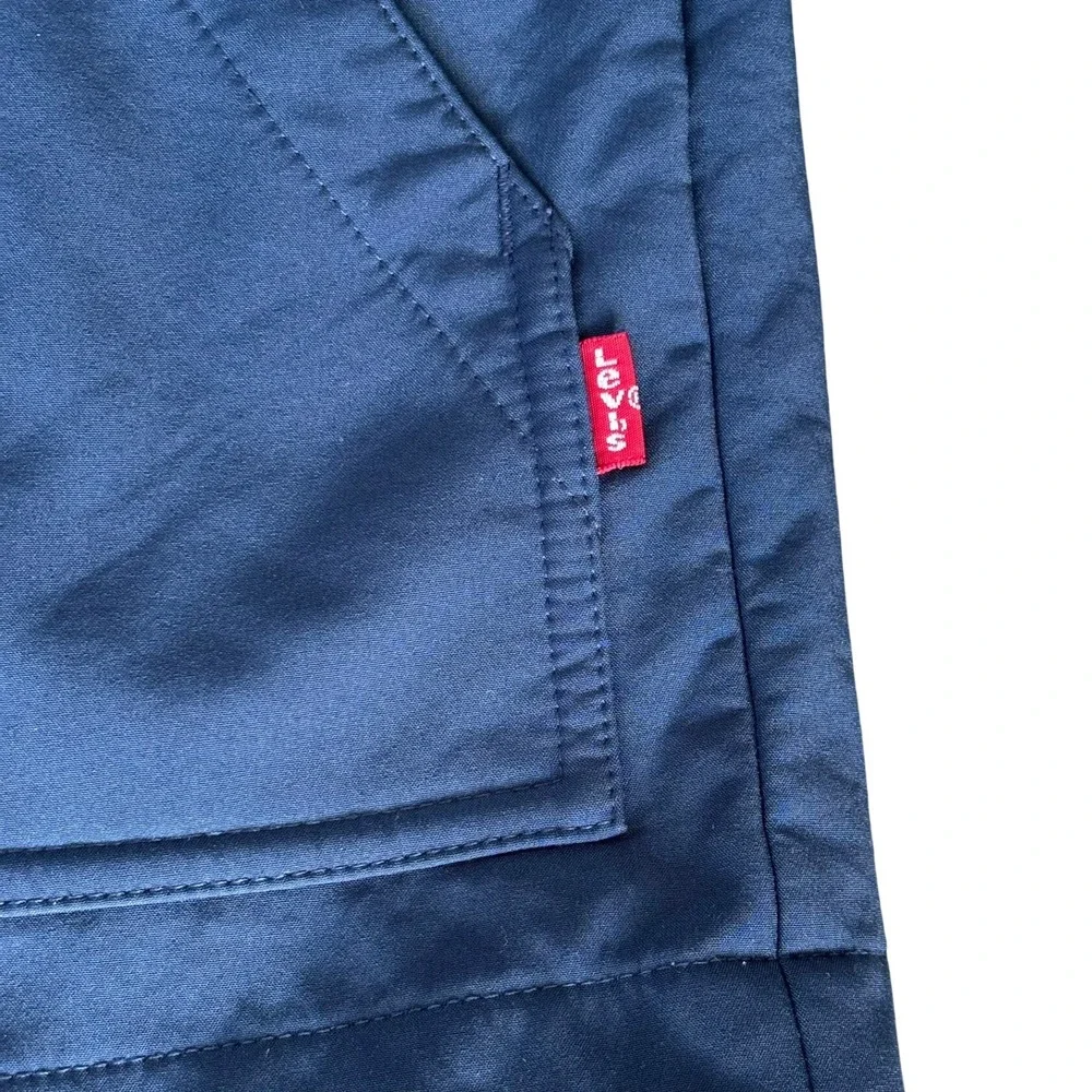 Levis levi salida