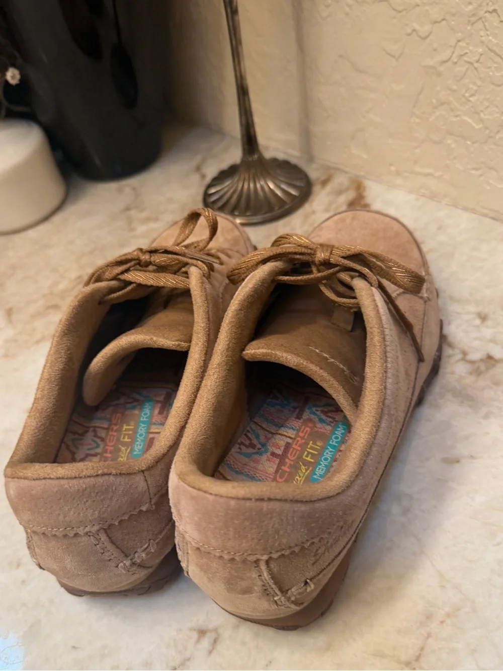 Skechers tan suede