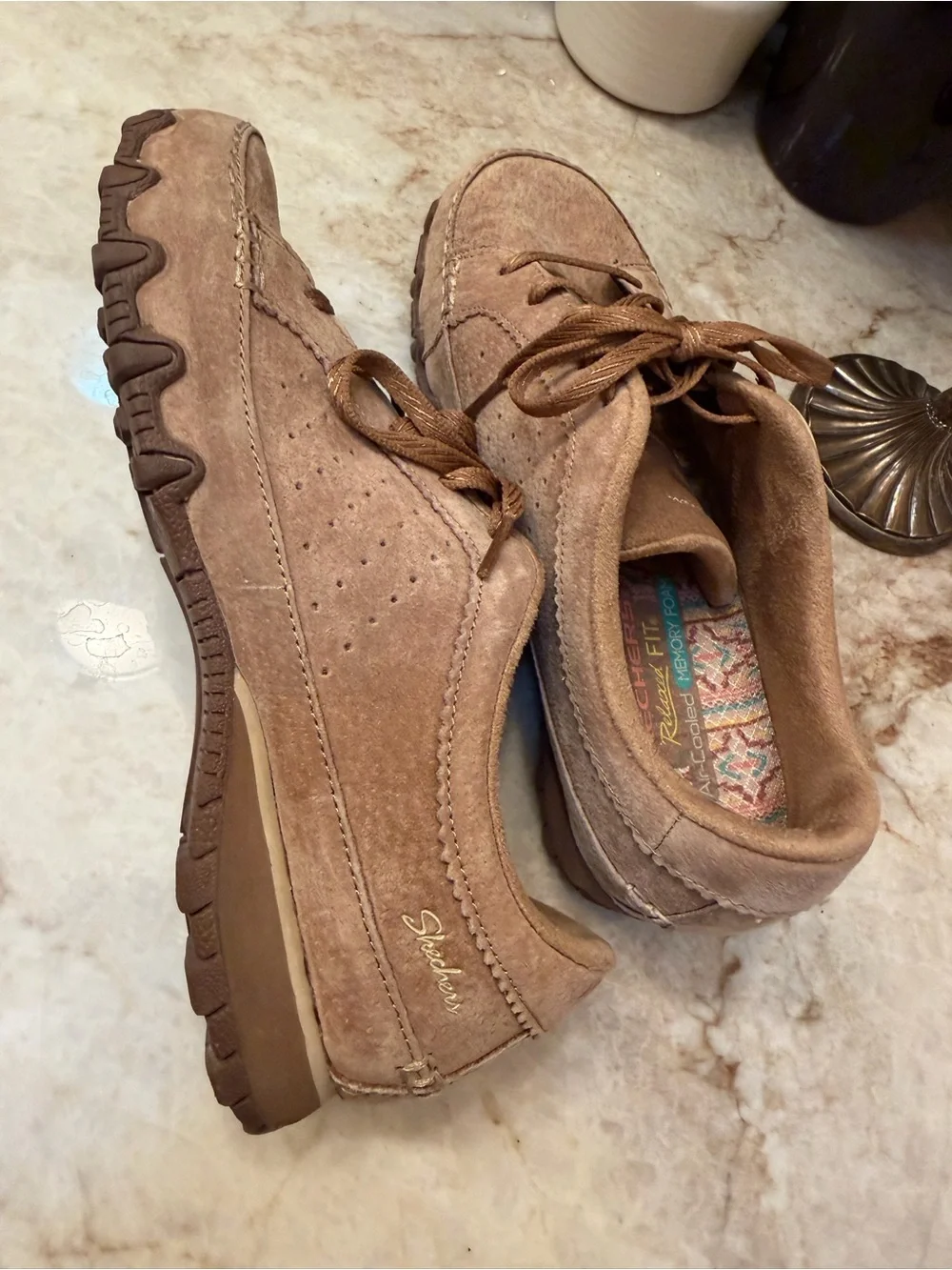 Skechers tan suede