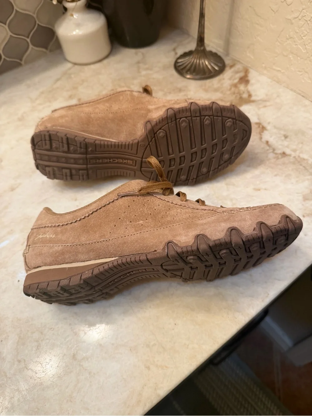 Skechers tan suede