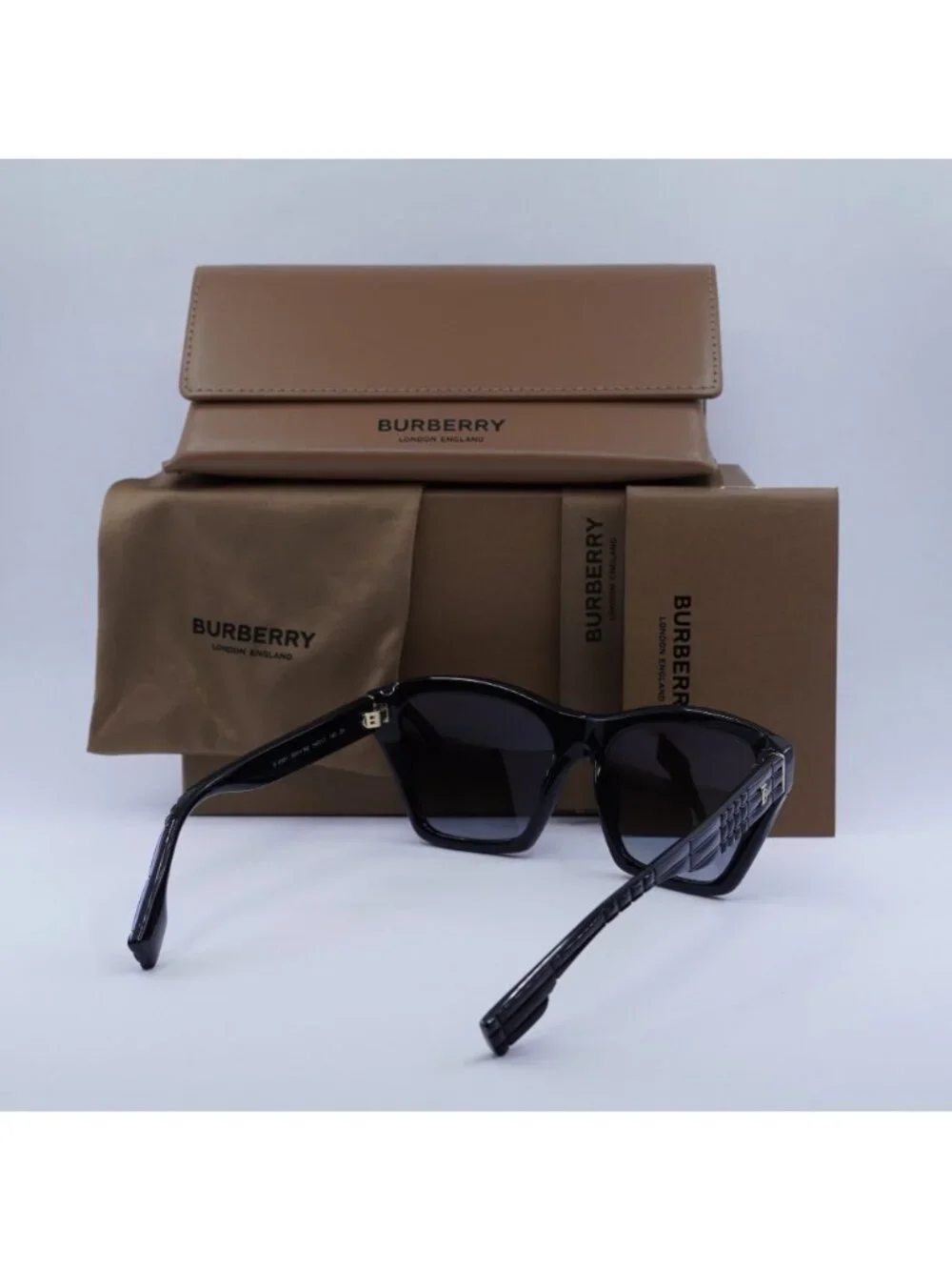 Burberry model be4391