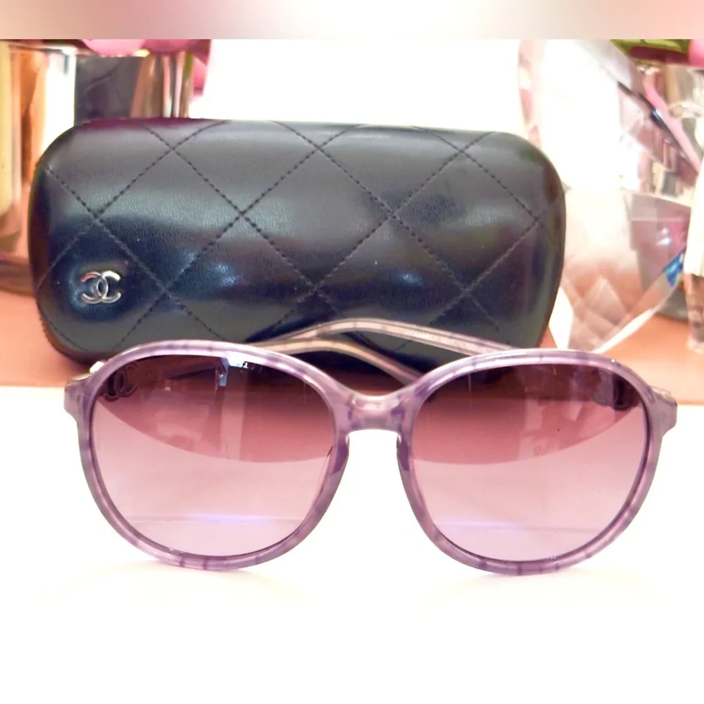 CHANEL sunglasses round