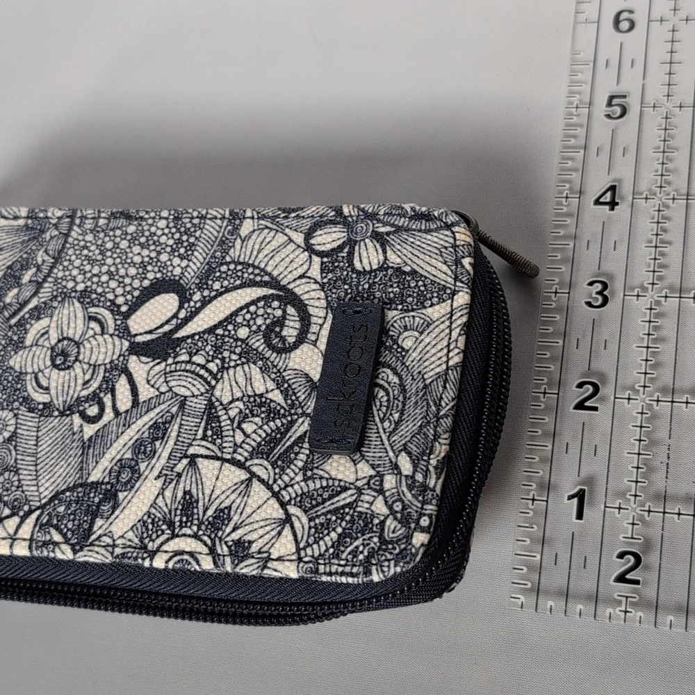 Sakroots small phone