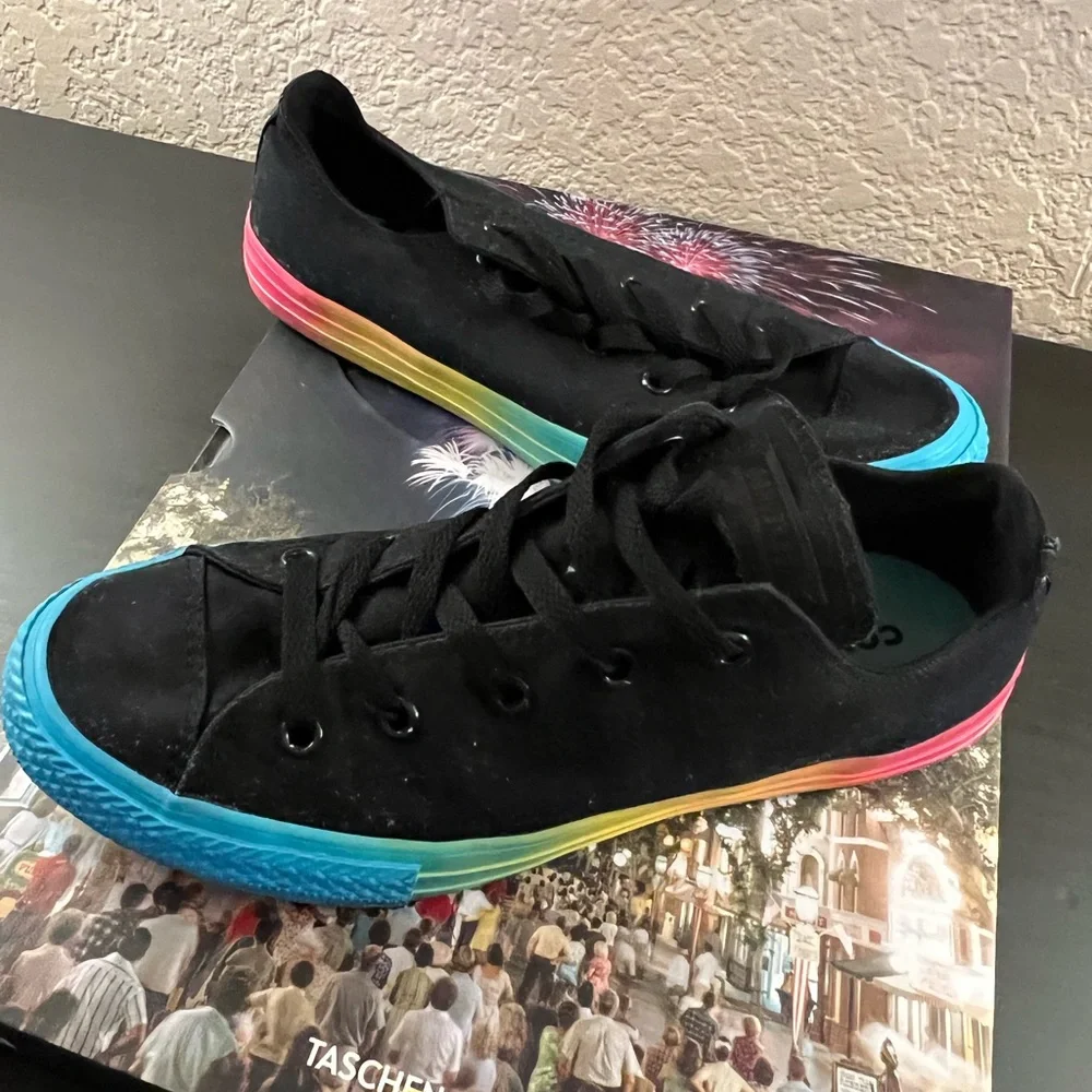 Converse reposhing this
