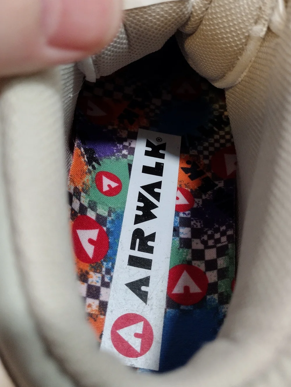 Airwalk never warn