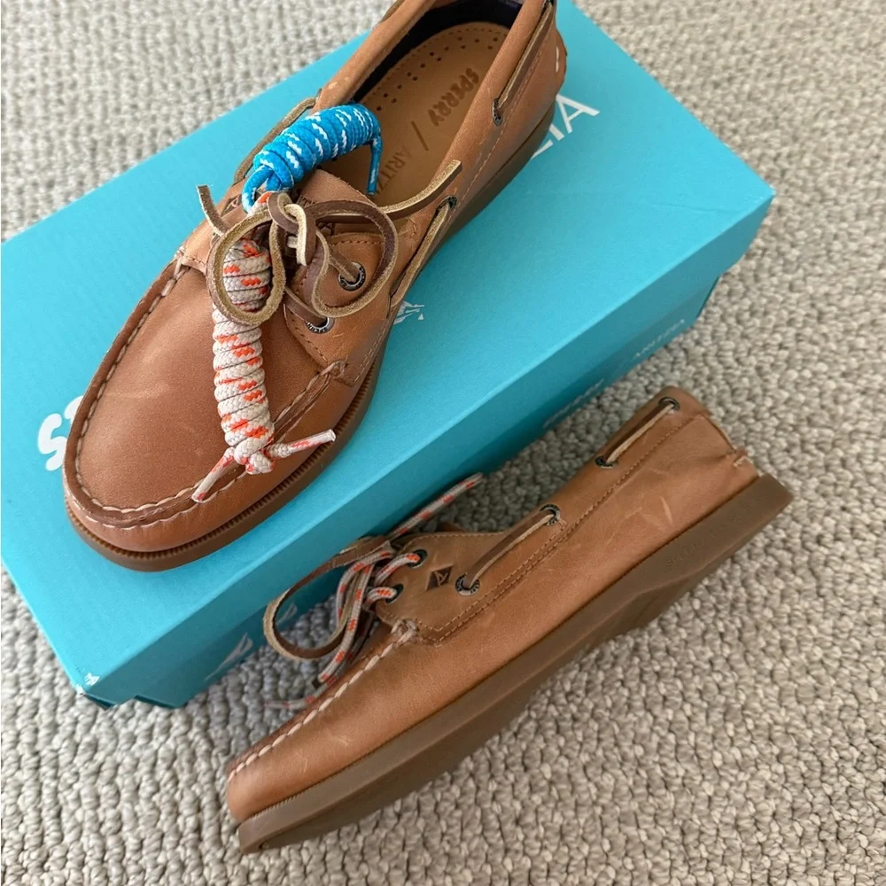 Aritzia sperry paracord