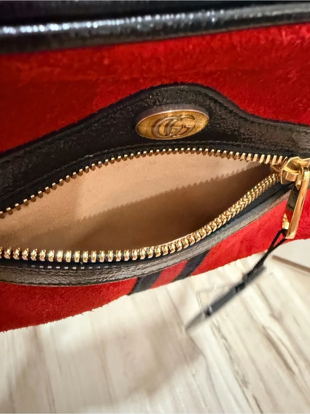 Gucci striking small