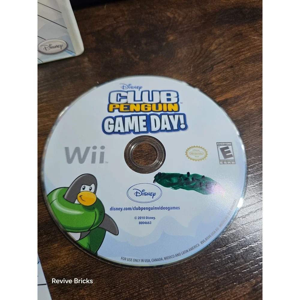 Club Penguin: Game Day (Nintendo Wii, 2010) CIB‎ Complete Tested Working Great