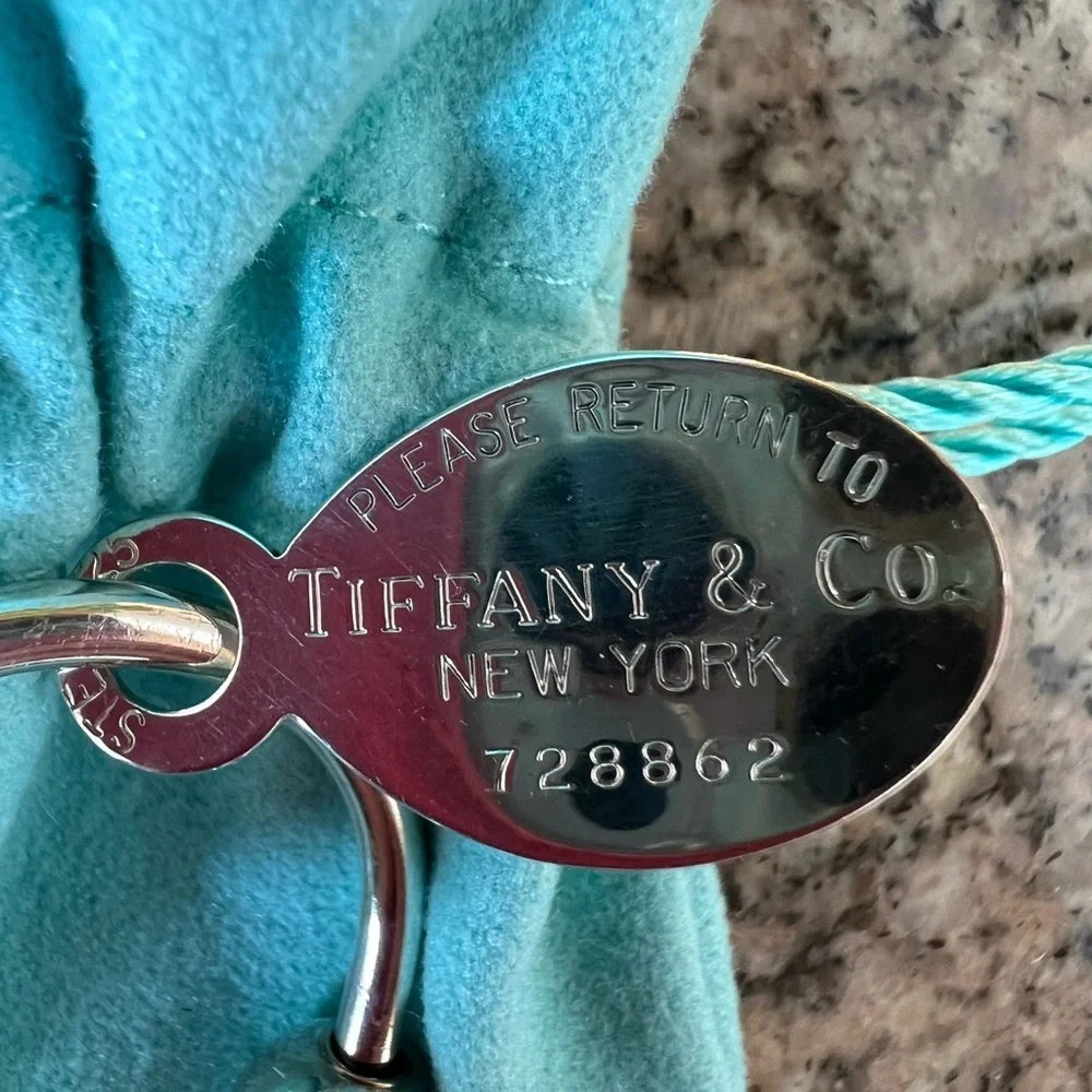 Tiffany & Co. return oval