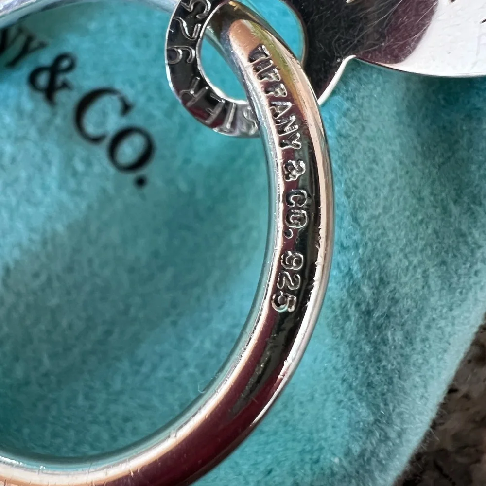 Tiffany & Co. return oval