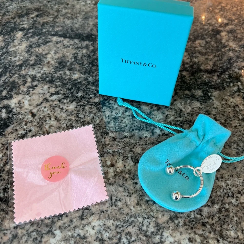 Tiffany & Co. return oval