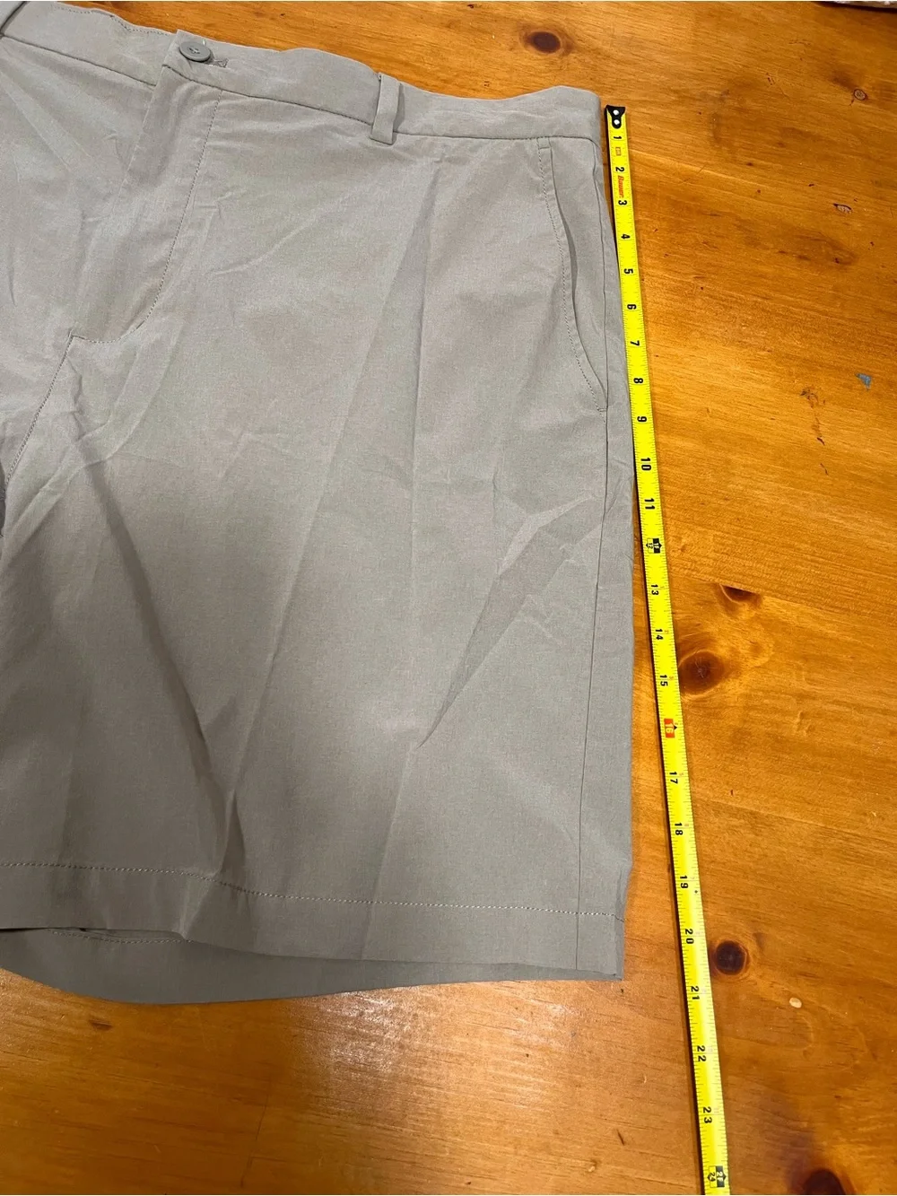 Vineyard Vines light taupe