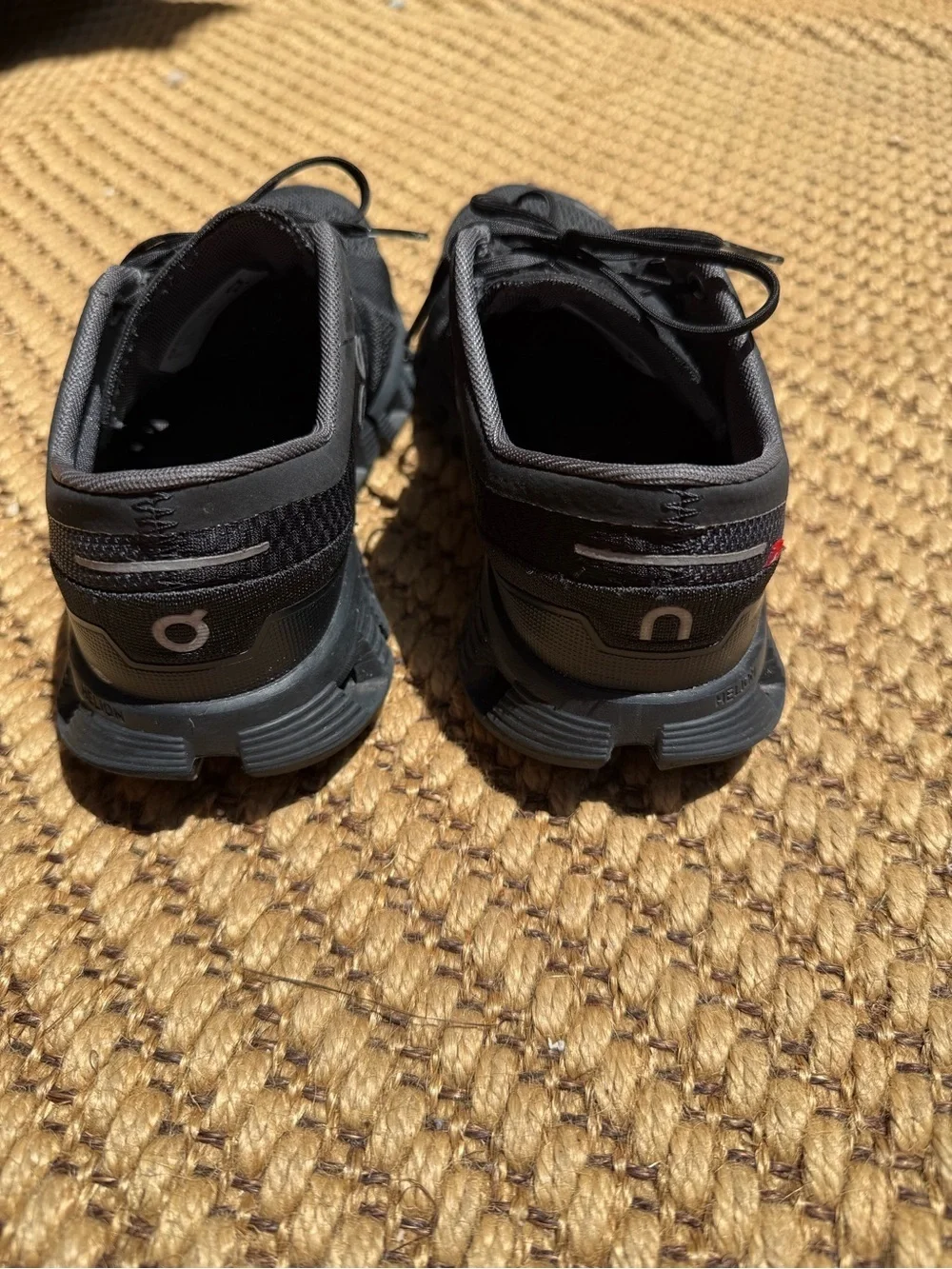 On Running running black