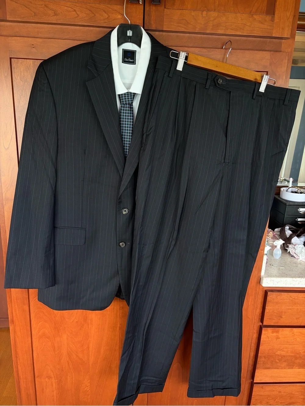 Lauren Ralph Lauren Mens 42L 2 Piece Suit Wool navy pinstripes. W36 L31 cuffed
