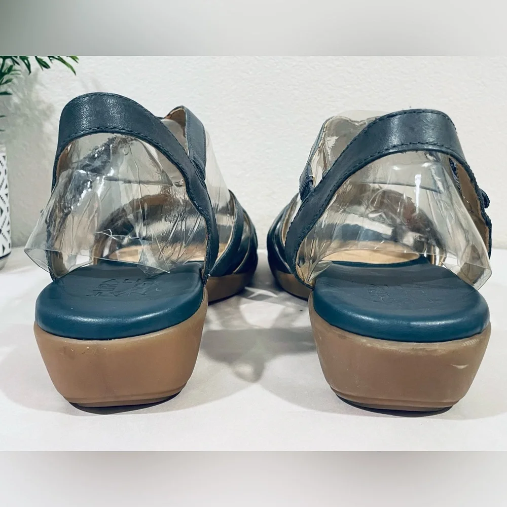 Naturalizer leather sandals