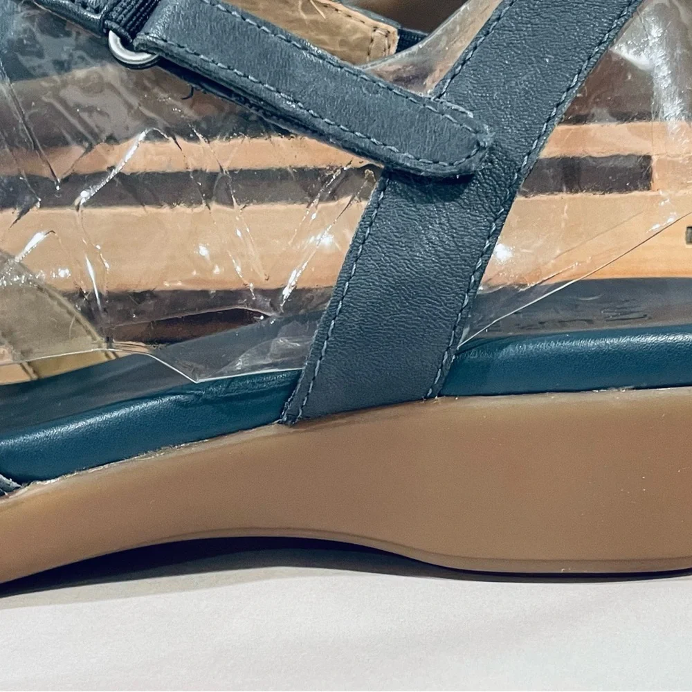 Naturalizer leather sandals