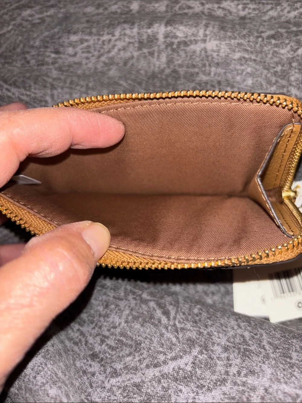 Tory Burch slots or corresponds
