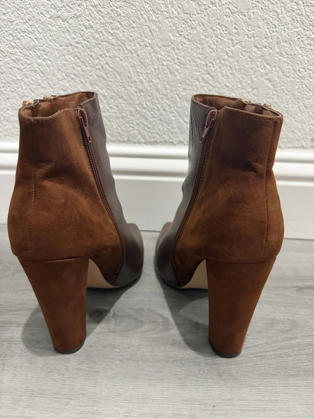 Shoe Dazzle stylish brown