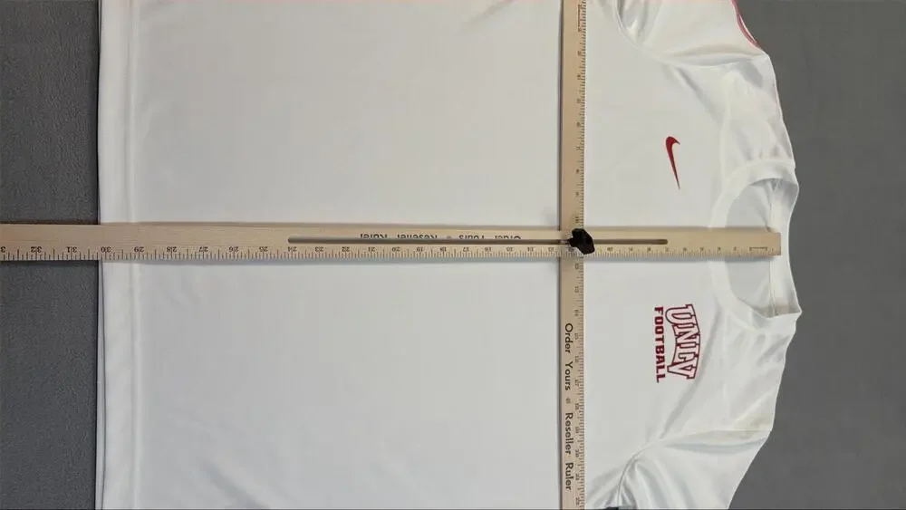 Nike 100 displays
