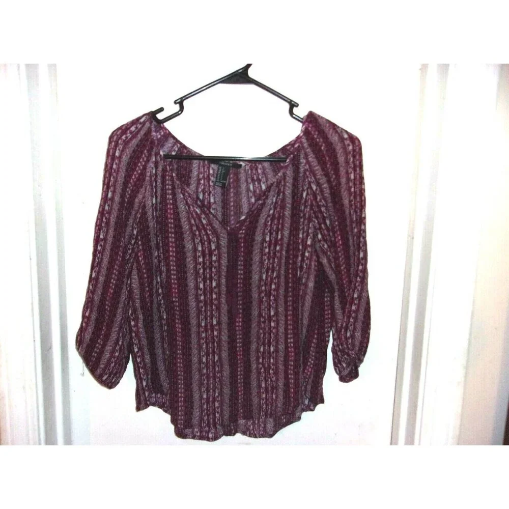 Forever 21 Pink White Purple Striped‎ Aztec Cropped Top S