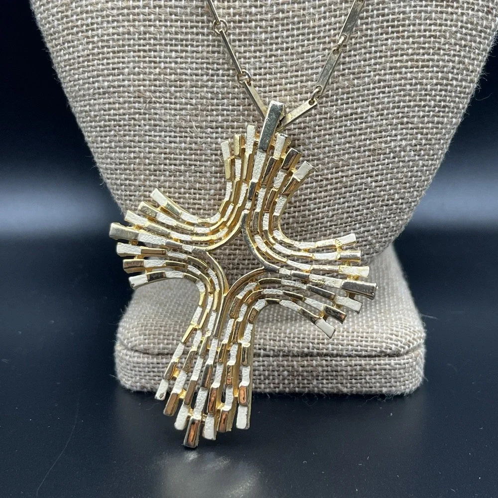 Vintage 60s Gold Tone & White Enamel Chunky Brutalist Cross Pendant Necklace 18