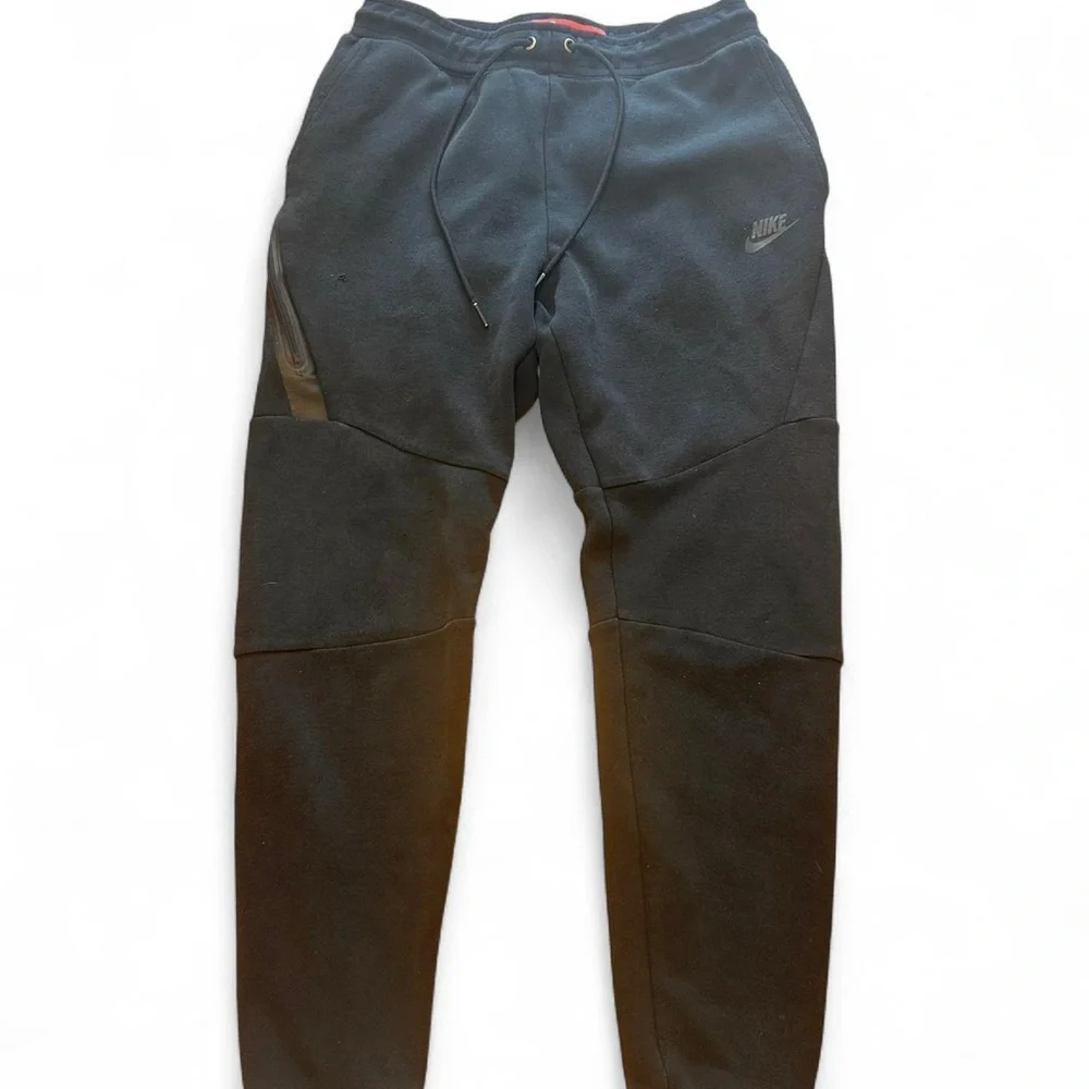 Nike Men’s Tech Fleece Black Jogger Pants‎ Size Small