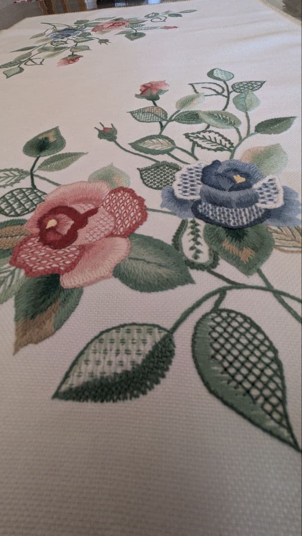 Totsuka Embroidery Table Center